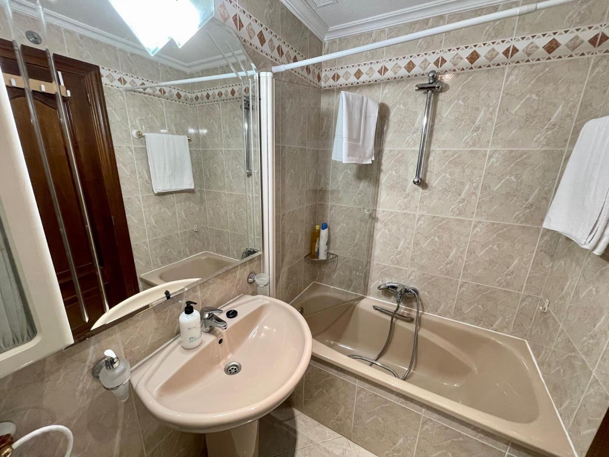 Reyes De Espana / Free Parking & Wi Fi Apartamento *